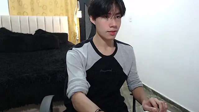 Snapshot of Elio-cam chatting on 03/18/25, 03:02 Elio-cam online show from 03/18/25, 03:02