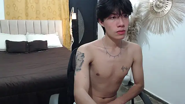 Snapshot of Elio-cam chatting on 11/19/25, 05:07 Elio-cam online show from 11/19/25, 05:07