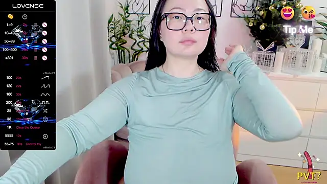 Snapshot of Sunam01 chatting on 12/17/25, 06:13 Sunam01 online show from 12/17/25, 06:13