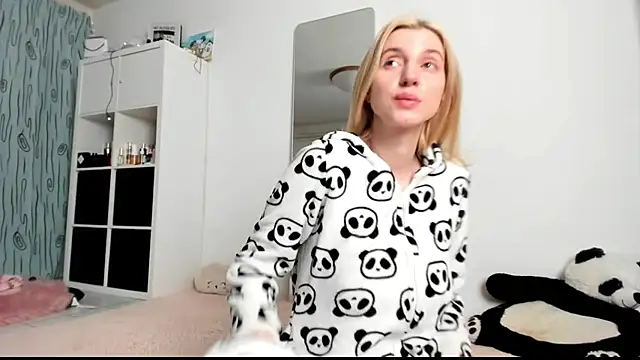 KenzieDawton online show from 01/13/25, 05:01