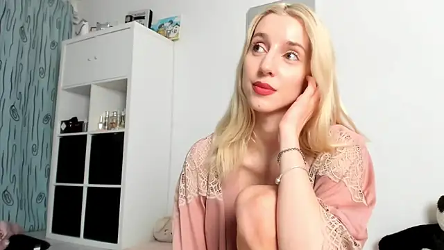 KenzieDawton online show from 09/08/25, 07:46