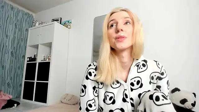 KenzieDawton online show from 11/12/25, 04:27