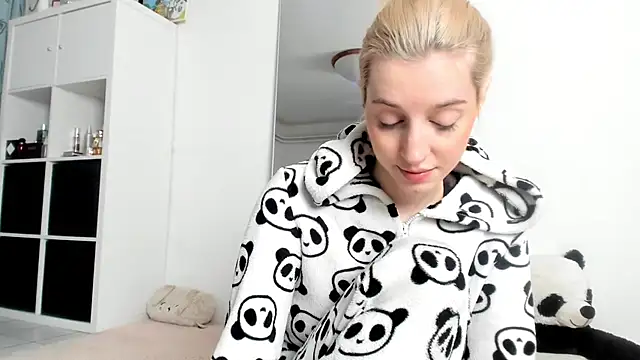 KenzieDawton online show from 11/13/25, 04:49