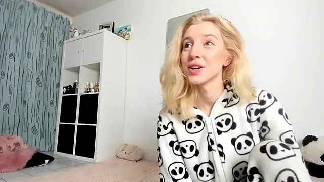 KenzieDawton online show from 11/02/25, 04:39