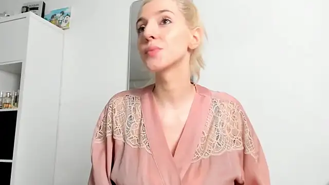 KenzieDawton online show from 10/02/25, 01:47