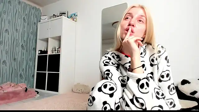 KenzieDawton online show from 02/27/25, 05:07