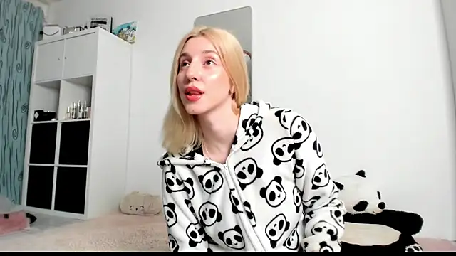 KenzieDawton online show from 03/12/25, 08:08