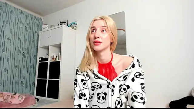 KenzieDawton online show from 02/08/25, 05:29