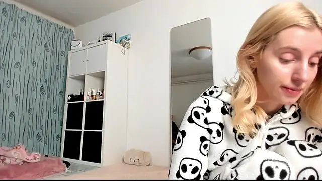 KenzieDawton online show from 01/10/25, 05:15