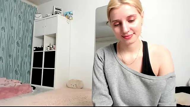 KenzieDawton online show from 01/05/25, 05:09