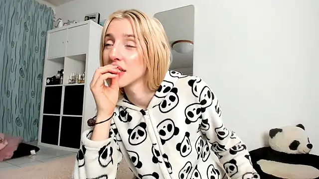 KenzieDawton online show from 10/16/25, 07:05