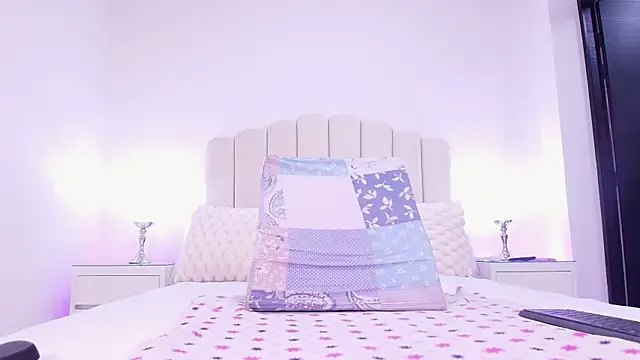 raven lilith  online show from 10/31/25, 03:14