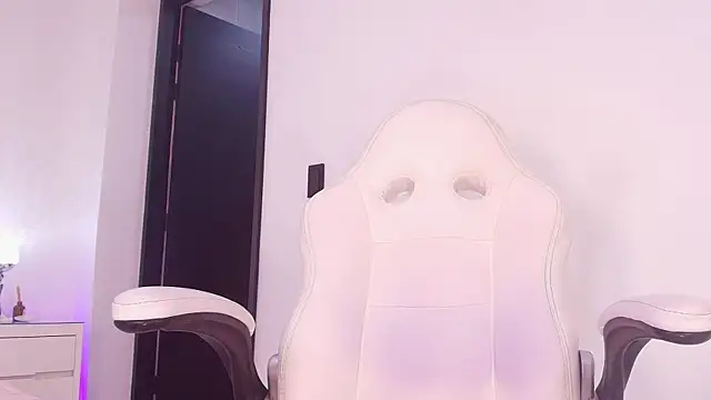 raven lilith  online show from 11/06/25, 03:21