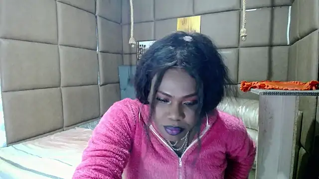 CatrinaGill online show from 11/11/25, 01:00