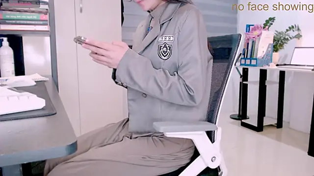 Shyn   online show from 11/29/25, 05:02