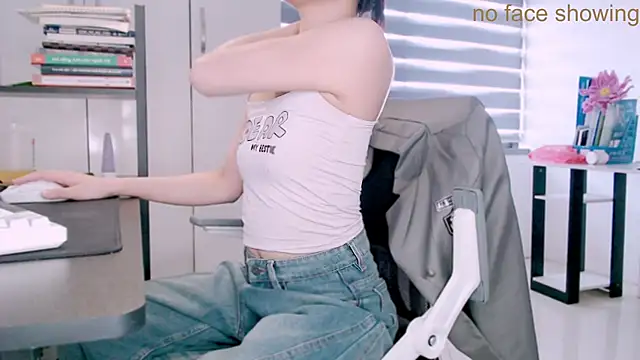 Shyn   online show from 11/27/25, 06:36