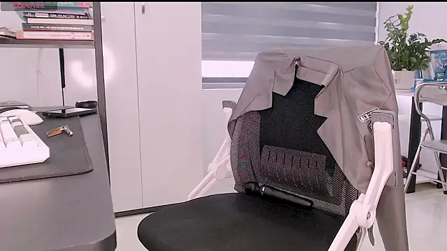 Shyn   online show from 03/25/26, 04:56