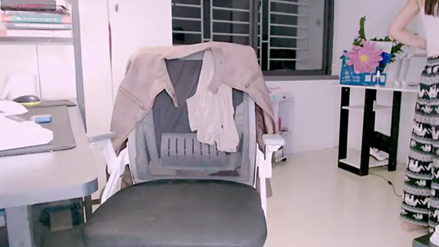 Shyn   online show from 11/10/25, 04:45