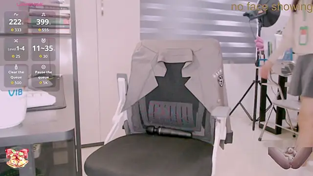 Shyn   online show from 12/15/25, 04:51