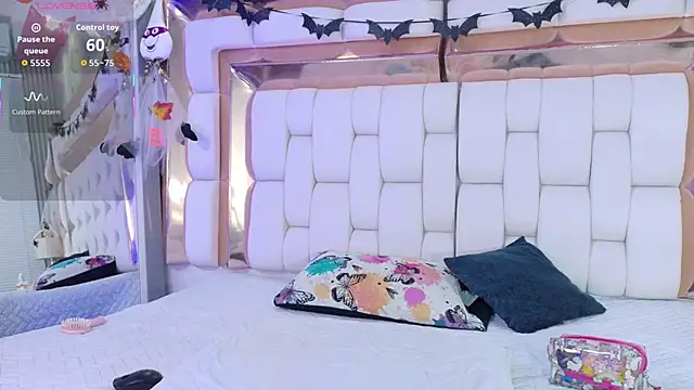 sexysistter online show from 10/28/25, 12:26