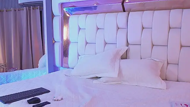 sexysistter online show from 04/15/26, 12:21