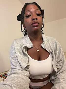 Snapshot of mochamimi chatting on 04/14/26, 02:05 mochamimi online show from 04/14/26, 02:05