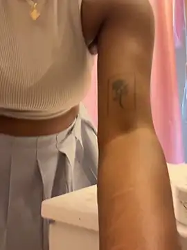 Snapshot of mochamimi chatting on 04/15/26, 07:58 mochamimi online show from 04/15/26, 07:58