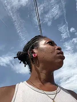 Snapshot of mochamimi chatting on 04/15/26, 06:56 mochamimi online show from 04/15/26, 06:56