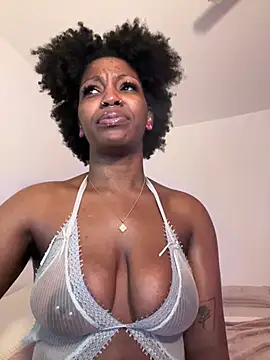 Snapshot of mochamimi chatting on 04/10/26, 05:36 mochamimi online show from 04/10/26, 05:36