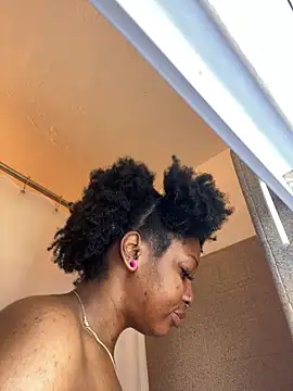 Snapshot of mochamimi chatting on 04/04/26, 02:01 mochamimi online show from 04/04/26, 02:01