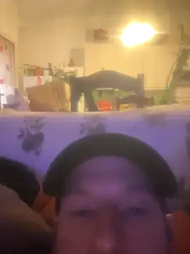 Snapshot of shehandme chatting on 09/22/25, 04:13 shehandme online show from 09/22/25, 04:13