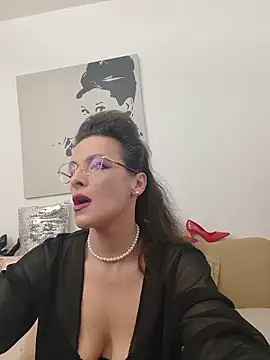 RebeccaNoble online show from 05/31/26, 05:13