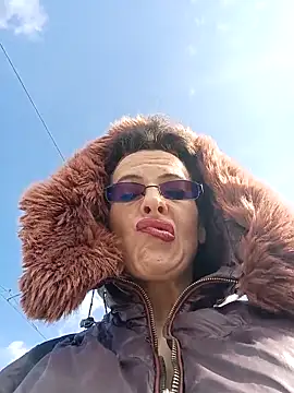 Snapshot of RebeccaNoble chatting on 03/19/26, 12:05 RebeccaNoble online show from 03/19/26, 12:05