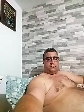 ADRIAN ADI40 online show from 04/17/26, 06:22