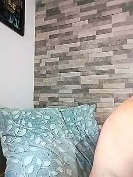 ADRIAN ADI40 online show from 05/03/26, 04:17
