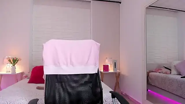 SophiaaStone online show from 03/28/26, 12:06