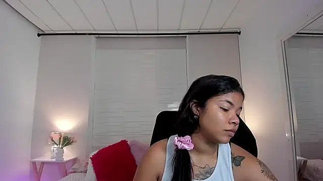 SophiaaStone online show from 04/08/26, 12:06