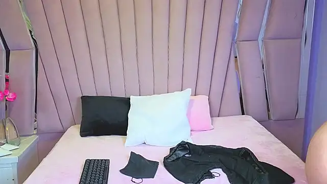 fisting anal 69 online show from 01/14/26, 01:04