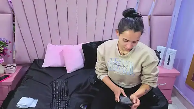 fisting anal 69 online show from 02/17/26, 12:57