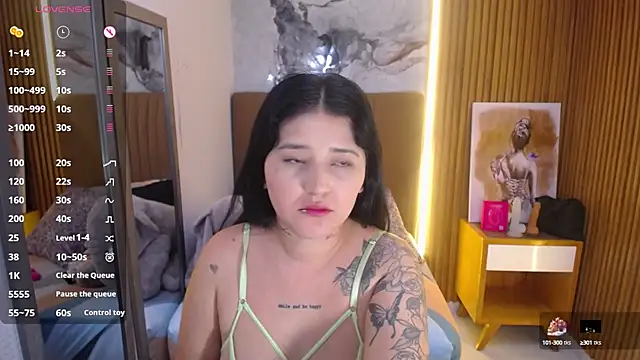 BIANCAROY1 online show from 09/30/25, 06:58