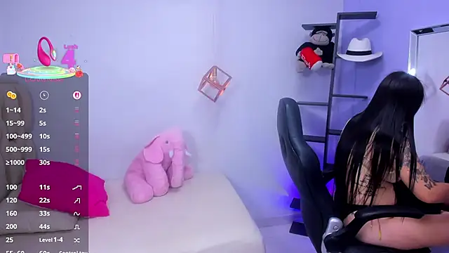 BIANCAROY1 online show from 10/23/25, 07:01