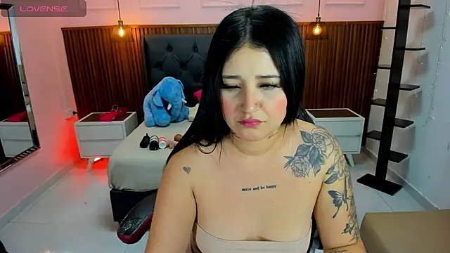 Snapshot of BIANCAROY1 chatting on 02/27/26, 06:52 BIANCAROY1 online show from 02/27/26, 06:52