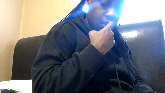 Snapshot of blacksexybeauty31 chatting on 03/18/25, 04:39 blacksexybeauty31 online show from 03/18/25, 04:39