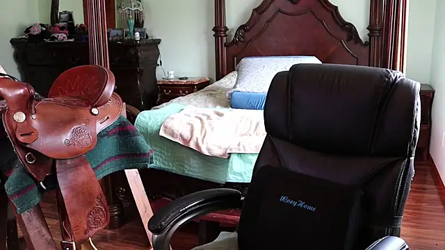 thornburyrose online show from 04/08/26, 05:36