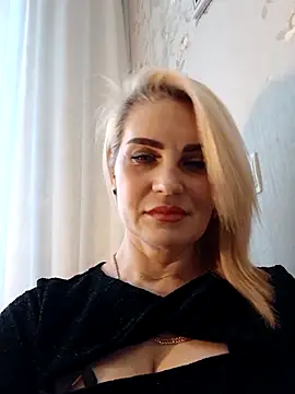 JennyOMay online show from 12/22/25, 04:01