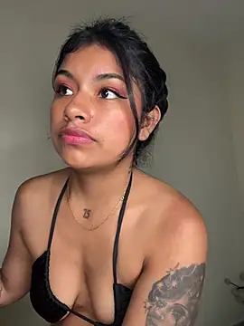 ChantalPetit online show from 01/11/26, 08:38