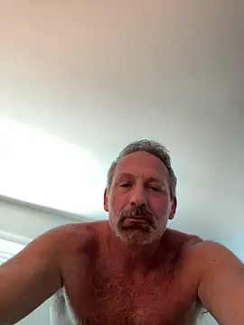 Bronco9602 online show from 11/02/25, 04:23