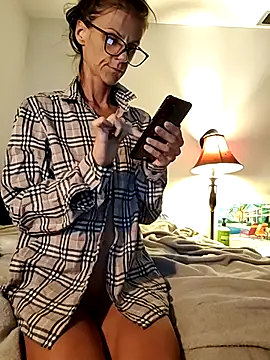 Snapshot of Scarlettishere chatting on 10/14/25, 11:33 Scarlettishere online show from 10/14/25, 11:33
