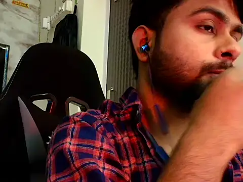 Snapshot of SHENOY3 chatting on 06/14/26, 01:23 SHENOY3 online show from 06/14/26, 01:23