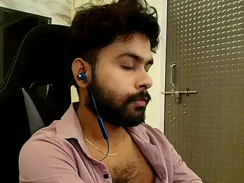 Snapshot of SHENOY3 chatting on 06/07/26, 02:44 SHENOY3 online show from 06/07/26, 02:44